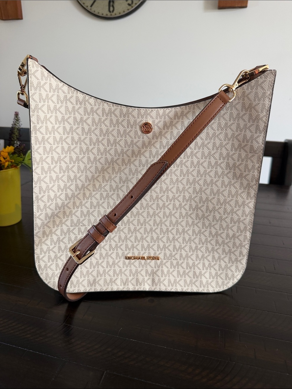 LIKE NEW Michael Kors Kensington Large Signature Logo Crossbody Bag
